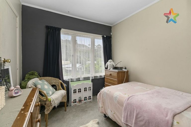 Photo of property in 27 Eldon Grove, Taita, Lower Hutt, 5019