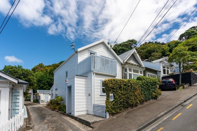 Photo of property in 29 Newman Terrace, Thorndon, Wellington, 6011
