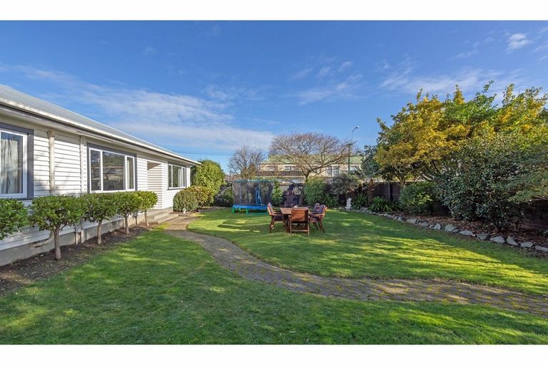 Photo of property in 94 Racecourse Road, Sockburn, Christchurch, 8042