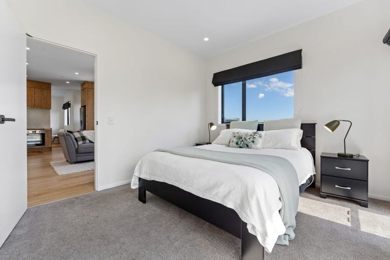 Photo of property in 402/553c Glenfield Road, Glenfield, Auckland, 0629