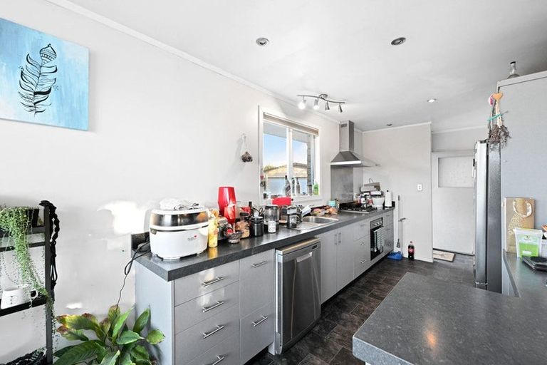 Photo of property in 18 Oakfield Crescent, Pukete, Hamilton, 3200