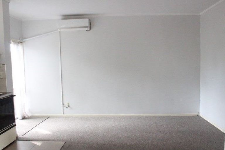 Photo of property in 2/27 Pakuranga Road, Pakuranga, Auckland, 2010