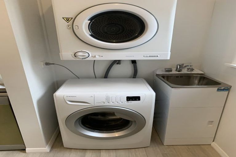 Photo of property in 208 The Terrace, Wellington Central, Wellington, 6011