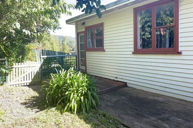 Photo of property in 40 Parenga Street, Wainuiomata, Lower Hutt, 5014