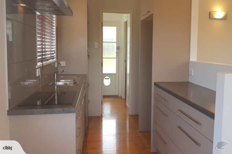 Photo of property in 45 Divich Avenue, Te Atatu South, Auckland, 0610