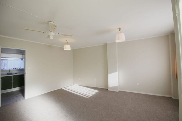 Photo of property in 6/77 West Coast Road, Glen Eden, Auckland, 0602