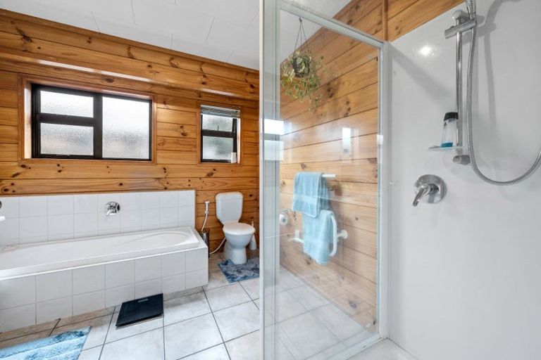 Photo of property in 10 Heaphy Place, Pukehangi, Rotorua, 3015