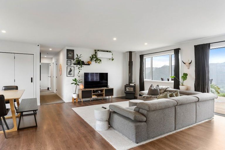 Photo of property in 16 Manatu Close, Whangamata, 3691