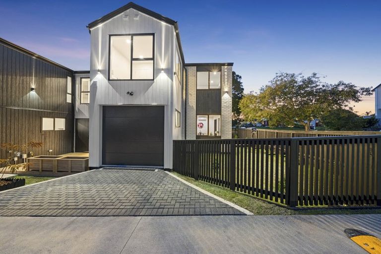 Photo of property in 23b Wanaka Place, Pakuranga Heights, Auckland, 2010