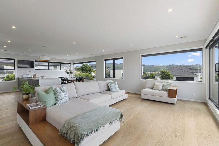 Photo of property in 29 John Burke Drive, Aotea, Porirua, 5024