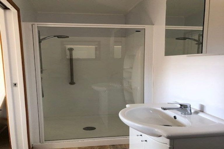 Photo of property in 20 Lingham Crescent, Torbay, Auckland, 0630