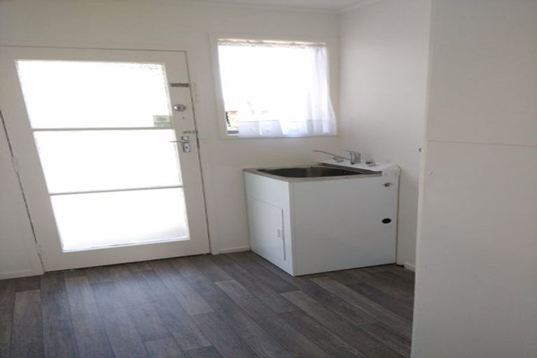 Photo of property in 2 Lansdown Place, Papakura, 2110