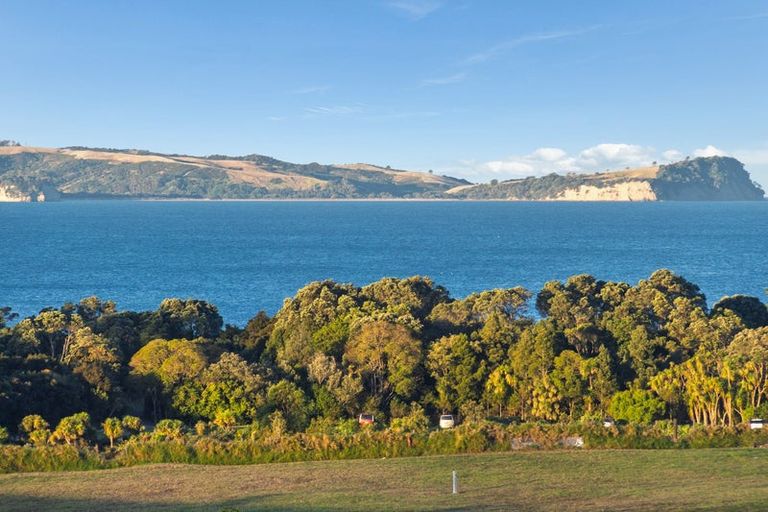 Photo of property in 8 Windlass Street, Long Bay, Auckland, 0630