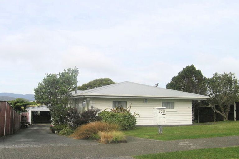 Photo of property in 320 Maungaraki Road, Maungaraki, Lower Hutt, 5010