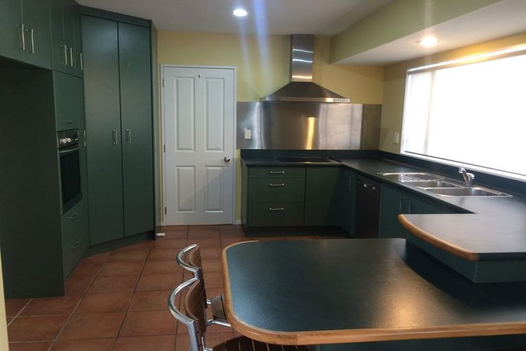 Photo of property in 9 The Topdeck, Whitby, Porirua, 5024