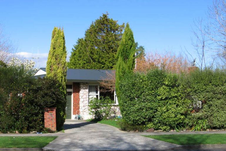 Photo of property in 31 Wikiriwhi Crescent, Awapuni, Palmerston North, 4412