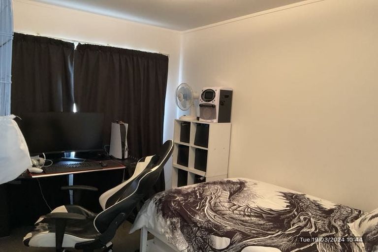 Photo of property in 2/20 Tarnica Road, Northpark, Auckland, 2013