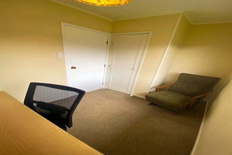 Photo of property in 42 Claverdon Drive, Massey, Auckland, 0614