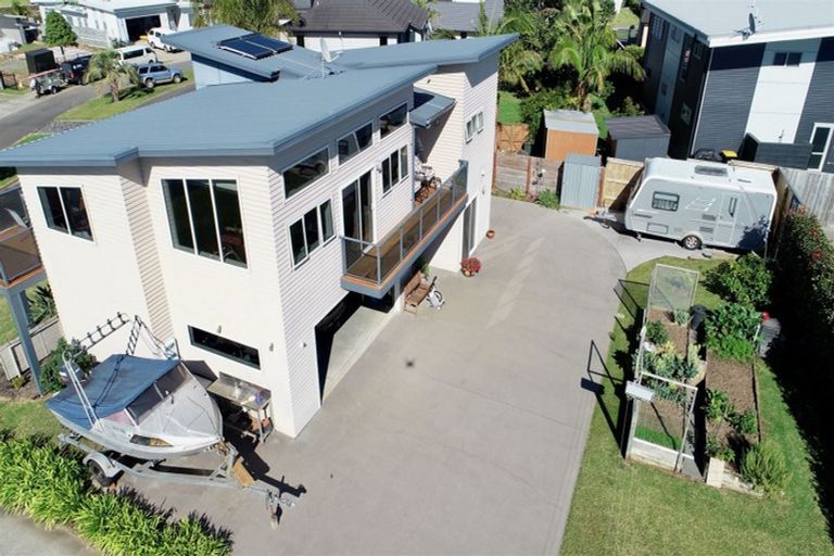 Photo of property in 16 Aquila Drive, Whitianga, 3510