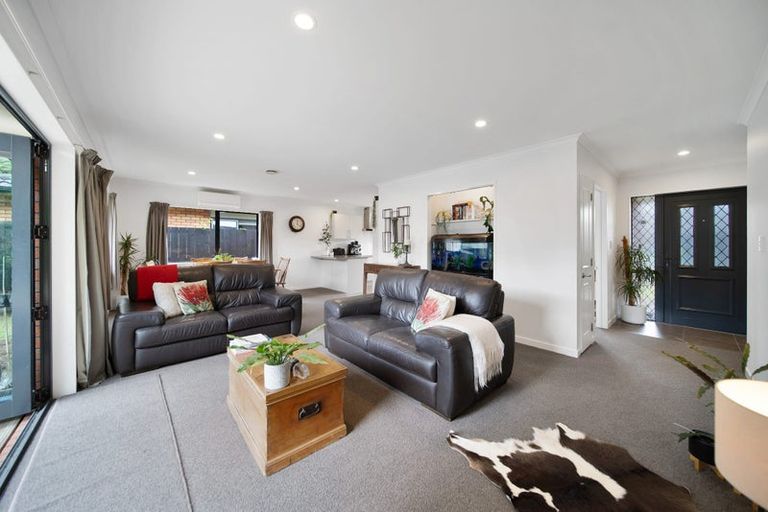 Photo of property in 17a Callis Avenue, Opaheke, Papakura, 2113