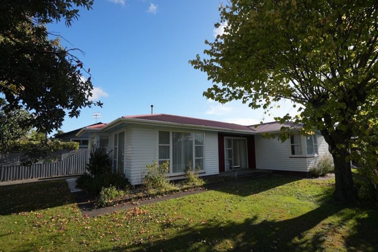 Photo of property in 19 Rhodes Drive, Kelvin Grove, Palmerston North, 4414