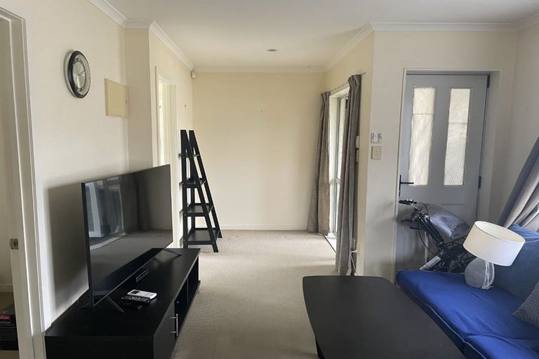 Photo of property in 12 Malin Place, Pinehill, Auckland, 0632