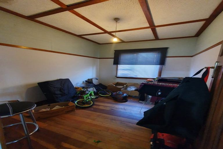 Photo of property in 25 Busby Street, Blockhouse Bay, Auckland, 0600