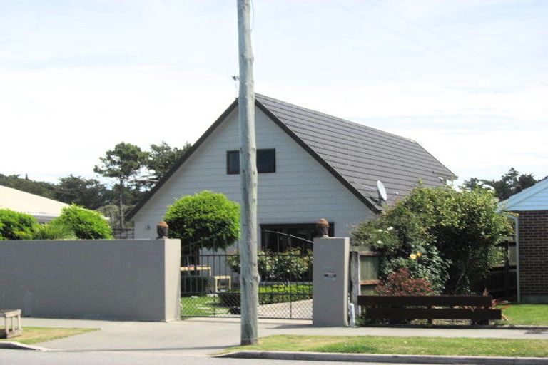 Photo of property in 296 Estuary Road, South New Brighton, Christchurch, 8062
