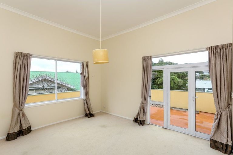 Photo of property in 24 Pendarves Street, New Plymouth, 4310