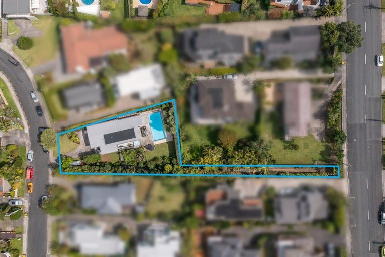 Photo of property in 53 Parr Terrace, Castor Bay, Auckland, 0620