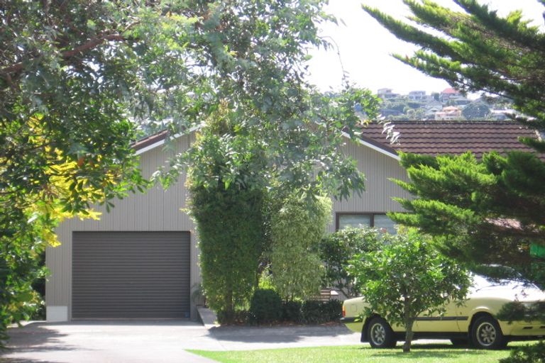 Photo of property in 32 Beechwood Road, Rothesay Bay, Auckland, 0630