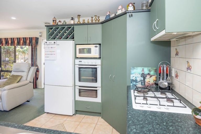 Photo of property in 5 Palm Grove Drive, Western Heights, Hamilton, 3200