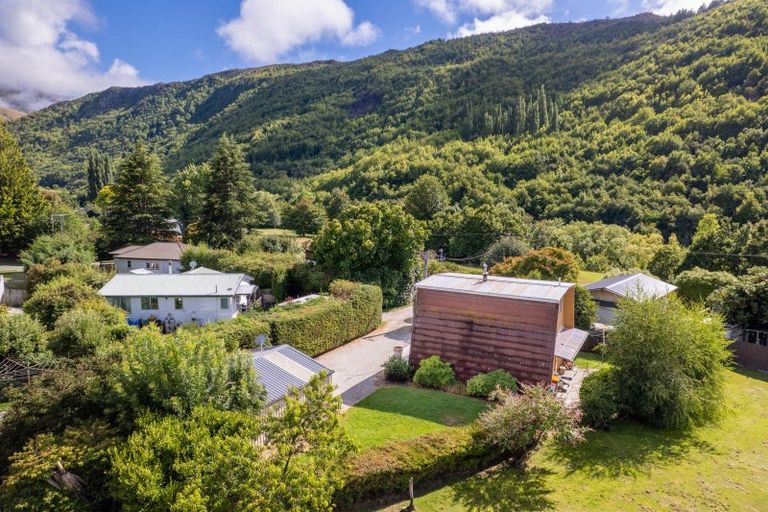Photo of property in 36 Norfolk Street, Arrowtown, 9302