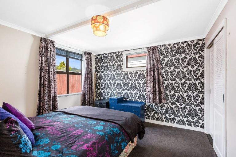 Photo of property in 188 Wellington Road, Wainuiomata, Lower Hutt, 5014