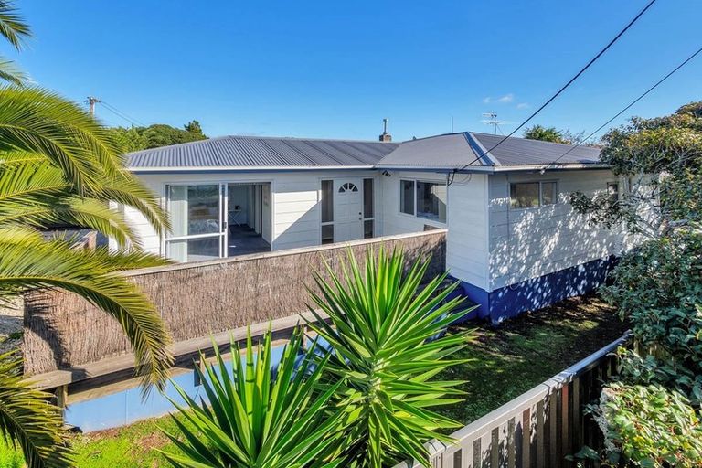 Photo of property in 55 Sturges Road, Henderson, Auckland, 0612