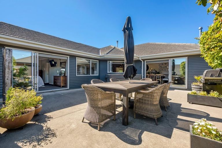 Photo of property in 2 Golf Course Lane, Waiwhakaiho, New Plymouth, 4312