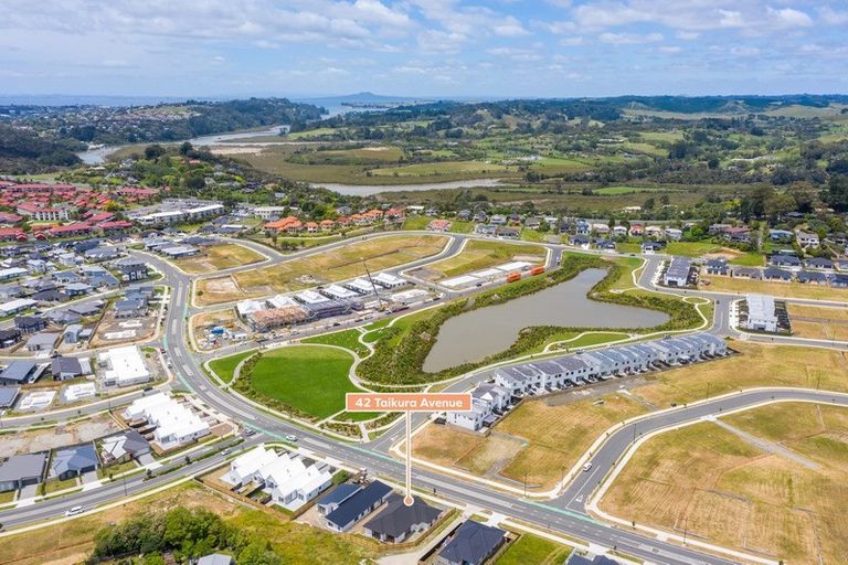 Photo of property in 42 Taikura Avenue, Red Beach, 0932