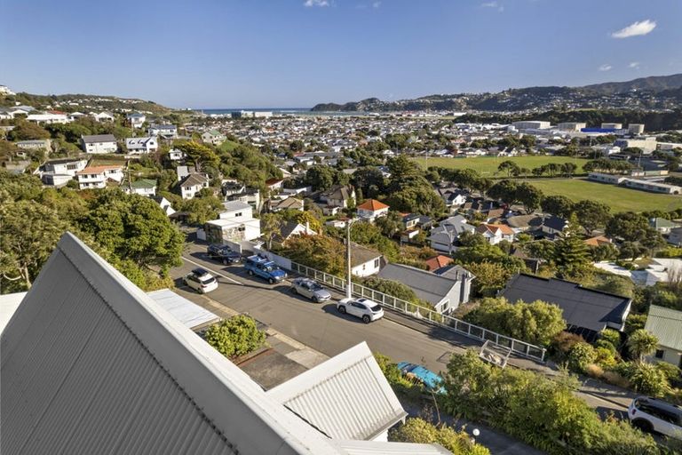 Photo of property in 35 Townsend Road, Miramar, Wellington, 6022