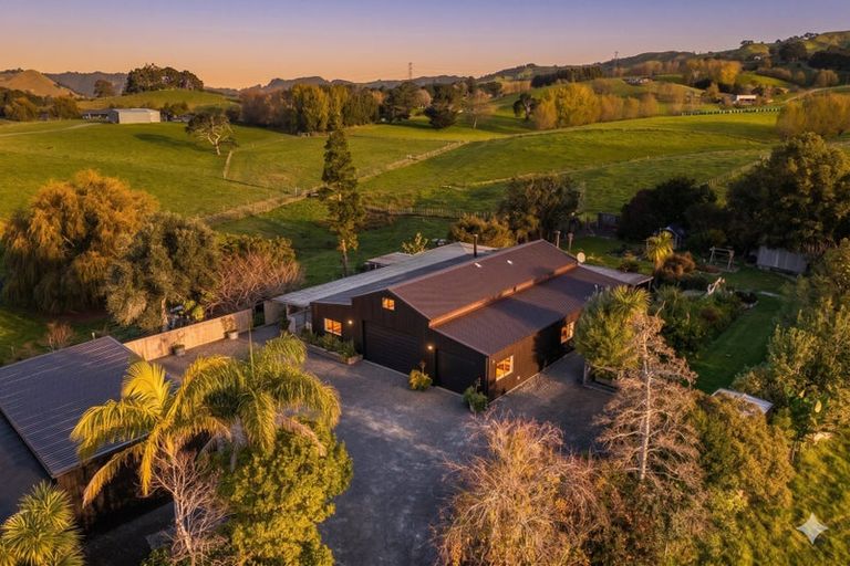 Photo of property in 979 Kaipara Flats Road, Kaipara Flats, Warkworth, 0984