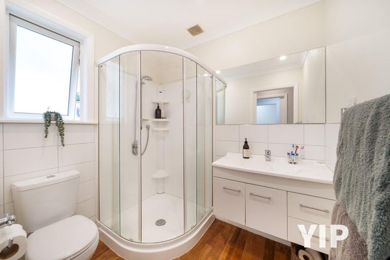 Photo of property in 9 Paparangi Crescent, Paparangi, Wellington, 6037