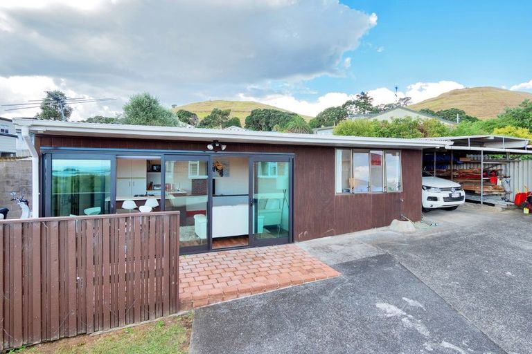 Photo of property in 115 Wallace Road, Mangere Bridge, Auckland, 2022