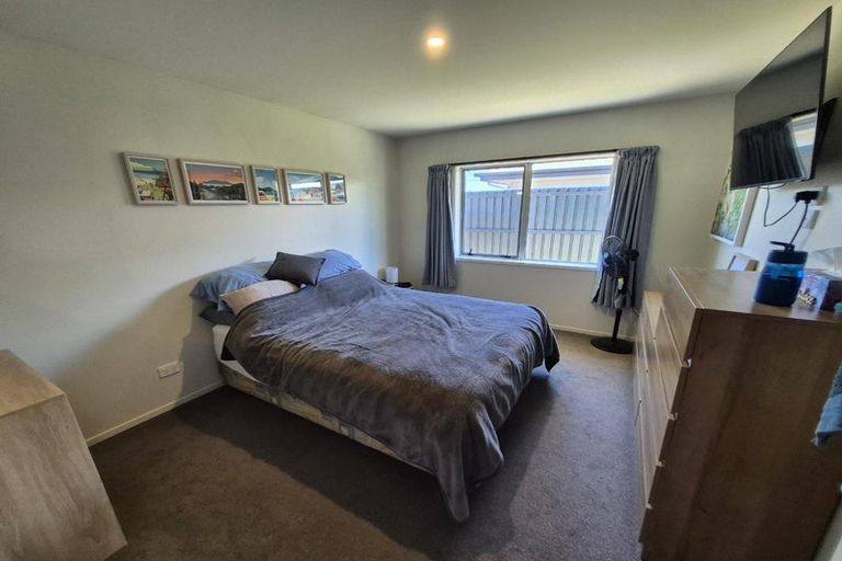 Photo of property in 36 Shortland Street, Wainoni, Christchurch, 8061