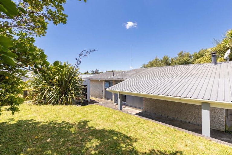Photo of property in 2 Te Ngaere Place, Merrilands, New Plymouth, 4312