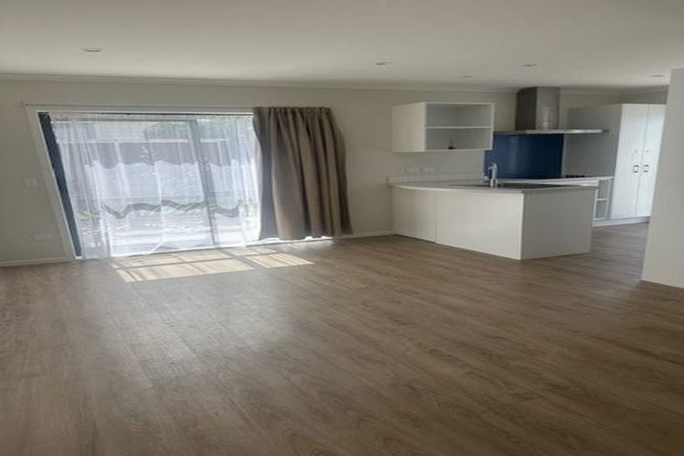 Photo of property in 5 He Tangata Place, Paraparaumu, 5032