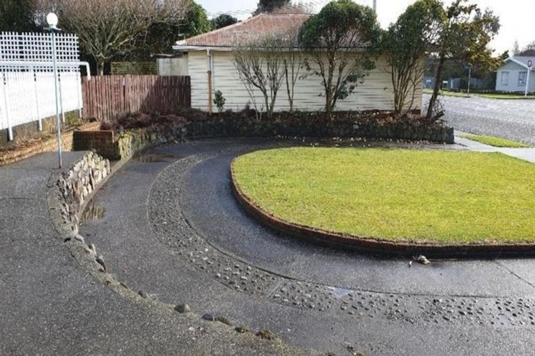 Photo of property in 203 Egmont Street, Patea, 4520