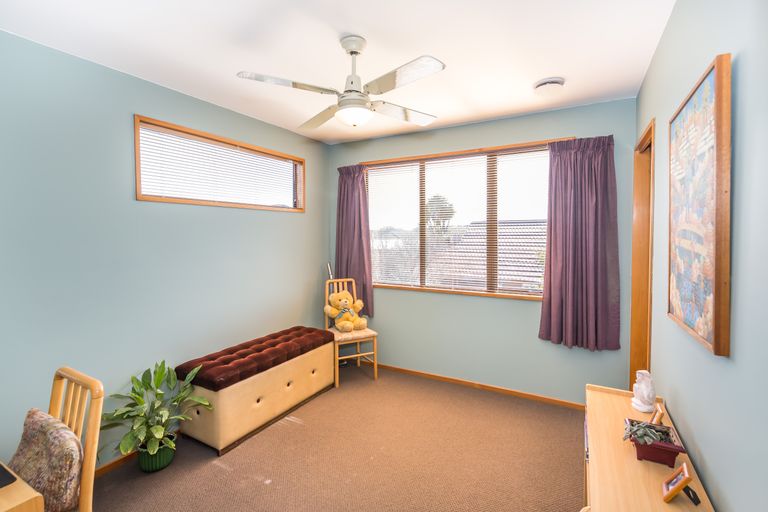 Photo of property in 19 Tivoli Place, Bishopdale, Christchurch, 8053