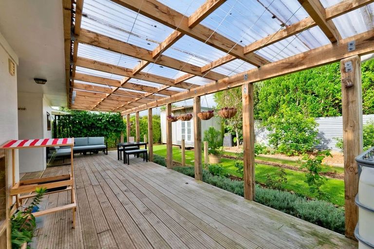 Photo of property in 16 Ponderosa Place, Opunake, 4616