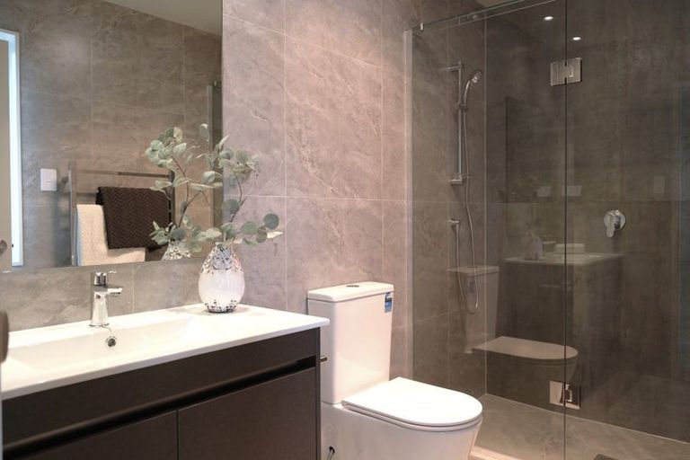 Photo of property in 46d Tiroroa Avenue, Te Atatu South, Auckland, 0610