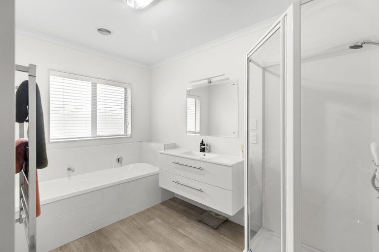 Photo of property in 33 Masefield Terrace, Kelvin Grove, Palmerston North, 4414