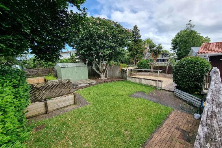 Photo of property in 116 Sturges Road, Henderson, Auckland, 0612